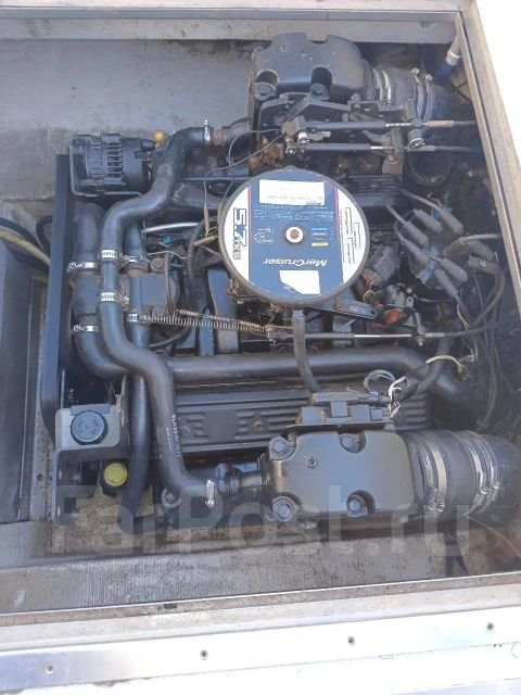 Four Winns. 1998 ���, ����� 8��., ��������� ������������, 260��.�., ������ ����