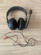 JBL Quantum 200 ����