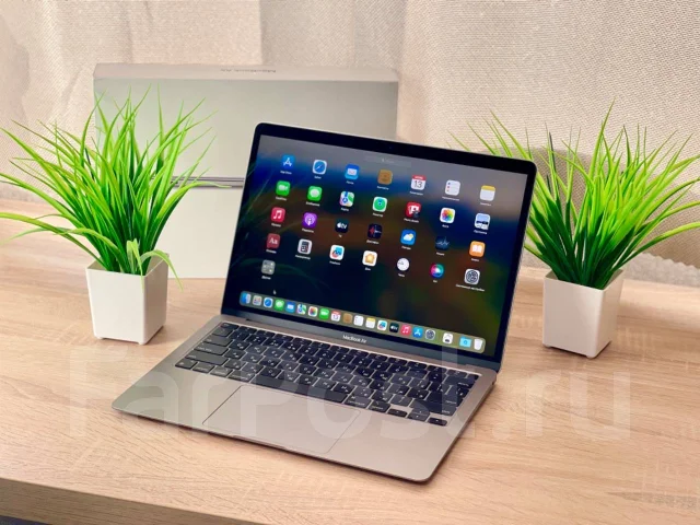Apple MacBook Air 13 2020. 13", 2,4����, ��� 8 ��, ���� 256���, WiFi: 1, Bluetooth: 1, ����������� �� 15��. ����