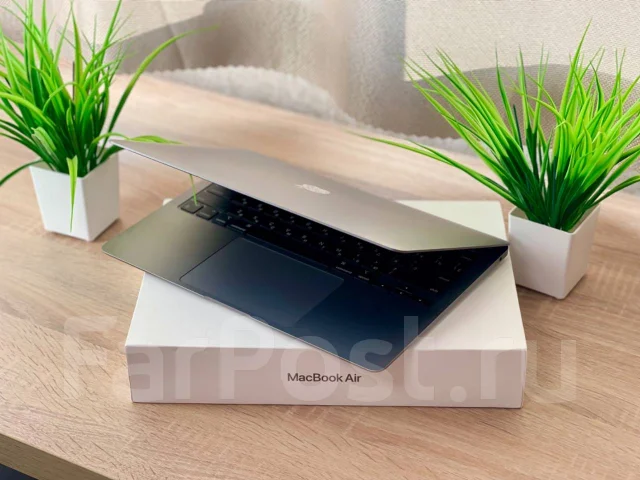 Apple MacBook Air 13 2020. 13", 2,4����, ��� 8 ��, ���� 256���, WiFi: 1, Bluetooth: 1, ����������� �� 15��. ����