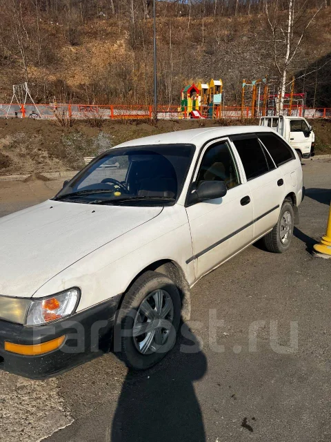 Toyota Corolla. ��������, ��������, 1.3, ������, 260 000����. �� ����