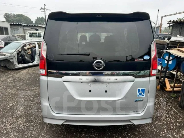 Nissan Serena. GNC27, MR20DD ����