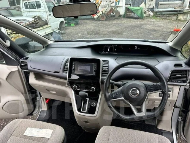 Nissan Serena. GNC27, MR20DD ����