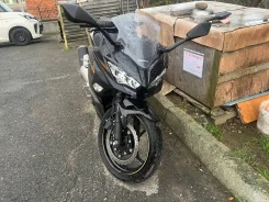 Kawasaki Ninja 400 ����