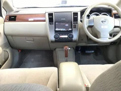 Nissan Tiida Latio. SC11 ����