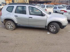 Renault Duster. F4R ����