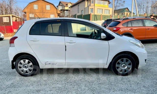 Toyota Vitz. ��������, ��������, 1.3 (87��.�.), ������, 386 000����. �� ����