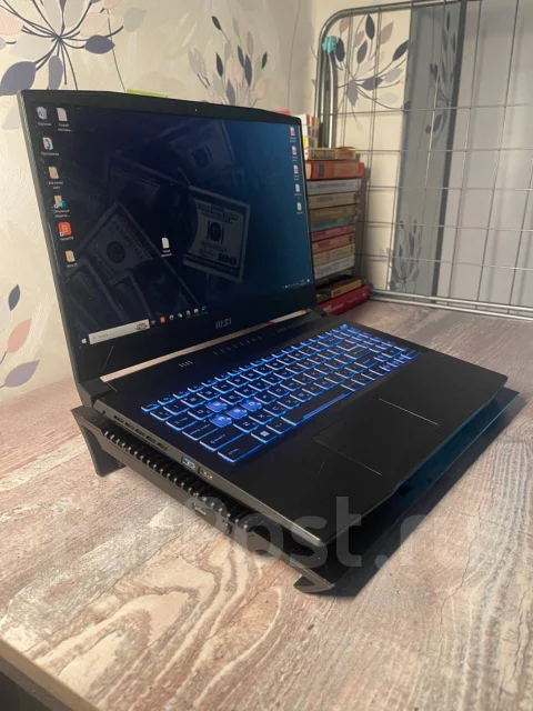 MSI Bravo 15 C7VE. 15.6", 3,3����, ��� 16 ��, ���� 500���, WiFi: 1, Bluetooth: 1, ����������� �� 6��. ����