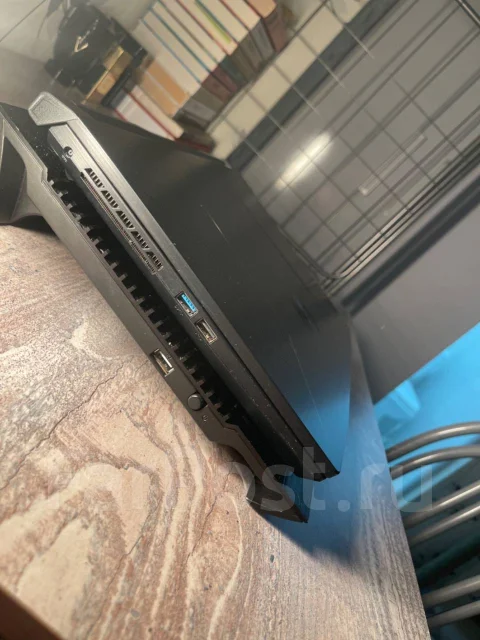MSI Bravo 15 C7VE. 15.6", 3,3����, ��� 16 ��, ���� 500���, WiFi: 1, Bluetooth: 1, ����������� �� 6��. ����