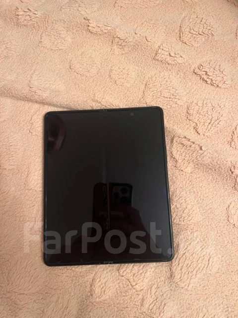 Samsung Galaxy Fold. �/�, 512 ��, ������ ����