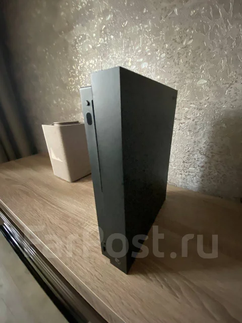 Microsoft Xbox One X ����