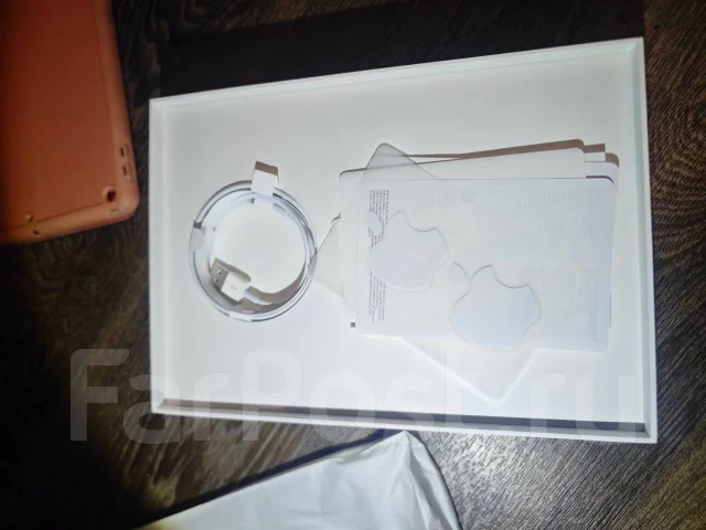 Apple iPad 7 ����