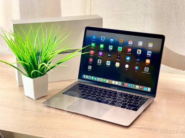 Apple MacBook Air 13 2019. 13.3", ��� 8 ��, ���� 128���, WiFi: 1, Bluetooth: 1, ����������� �� 6��. ����