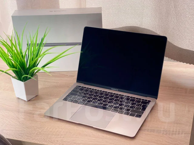 Apple MacBook Air 13 2019. 13.3", ��� 8 ��, ���� 128���, WiFi: 1, Bluetooth: 1, ����������� �� 6��. ����