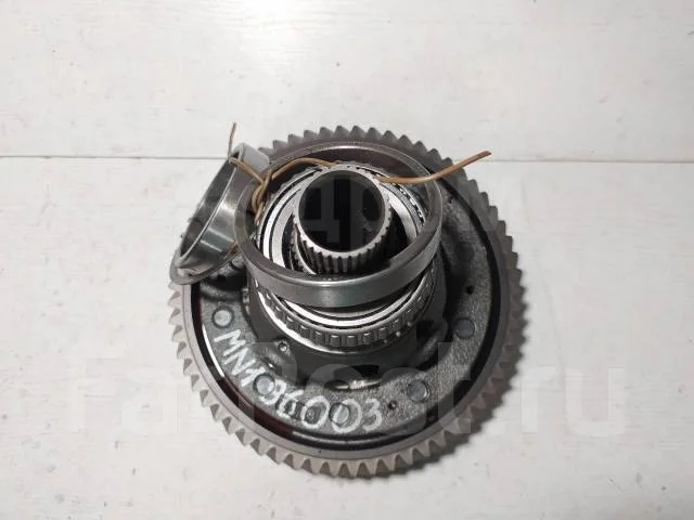 ������������ ���� Mitsubishi Outlander CU5W MN196003 ����