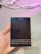 BlackBerry Passport. �/�, 32 ��, ������, 3G, 4G LTE, ����������, ���������, NFC ����