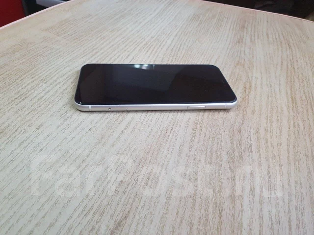 Apple iPhone 11. �/�, 64 ��, �����, 3G, 4G LTE, 5G, ����������, NFC, eSIM, ������� �������, ������������ ������� ����