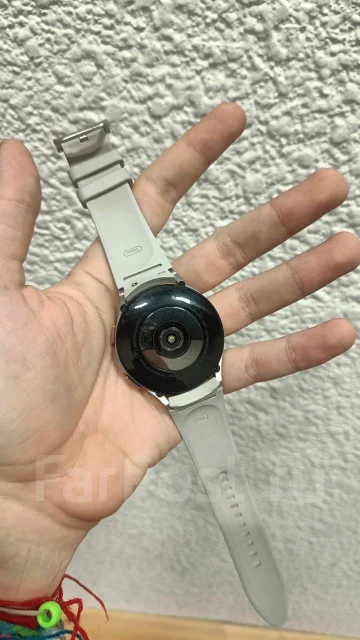 Samsung Galaxy Watch4 Classic. GPS, NFC, IP67, IP68 ����