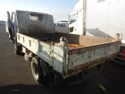 Hino Dutro ����