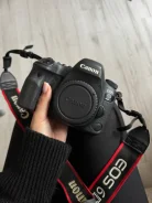 Canon EOS 6D Mark II ����