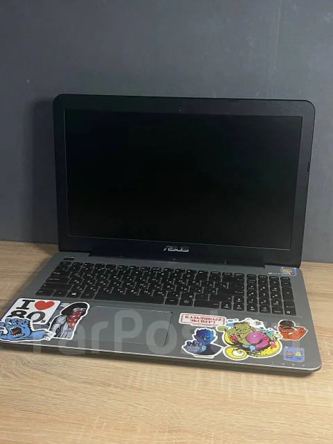 Asus X555L. 15.6", 2,2����, ��� 4 ��, ���� 240���, WiFi: 1, Bluetooth: 1, ����������� �� 1��. ����