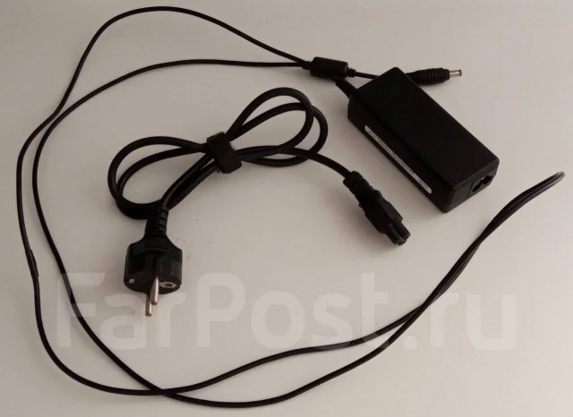 Samsung RV520. 15.6", 2,1����, ��� 8 ��, ���� 128���, WiFi: 1, Bluetooth: 1, ����������� �� 3��. ����