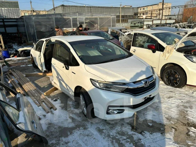 Honda Shuttle. GP7, LEB ����