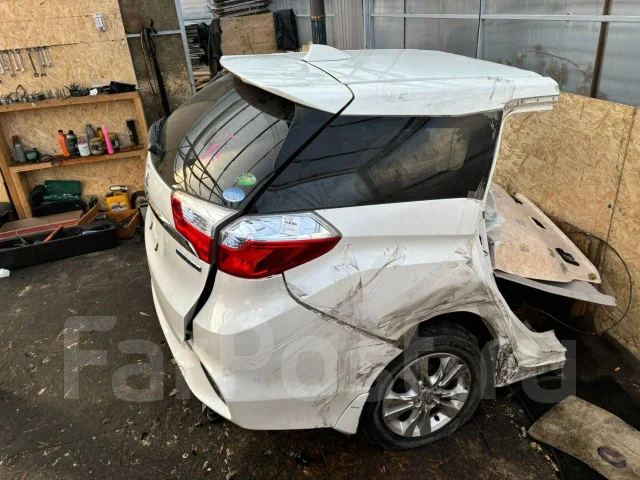 Honda Shuttle. GP7, LEB ����