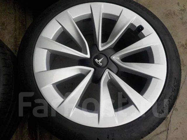 Tesla. 8.5x19", 5x114.3, ET40, �� 66,1���. ����