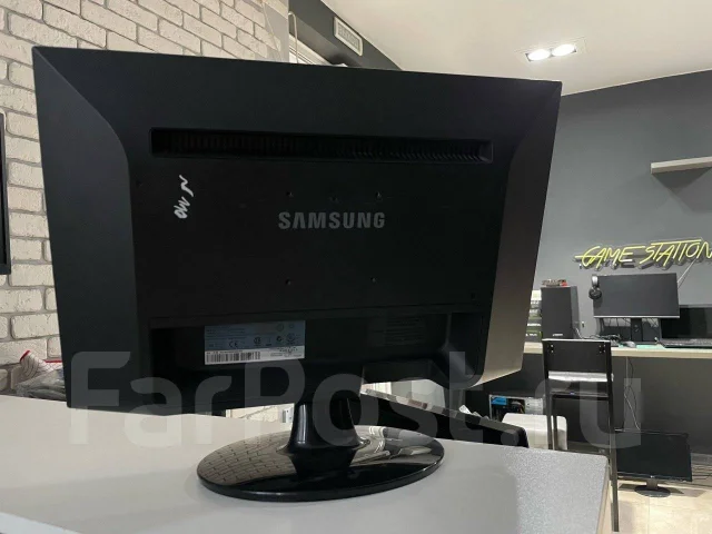 Samsung. 19" ����