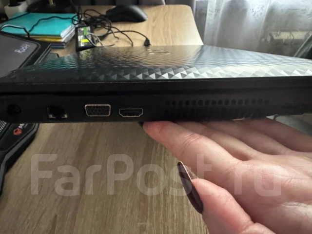 Sony VAIO. 15.6", 1,7����, ��� 4 ��, ���� 320���, WiFi: 1 ����