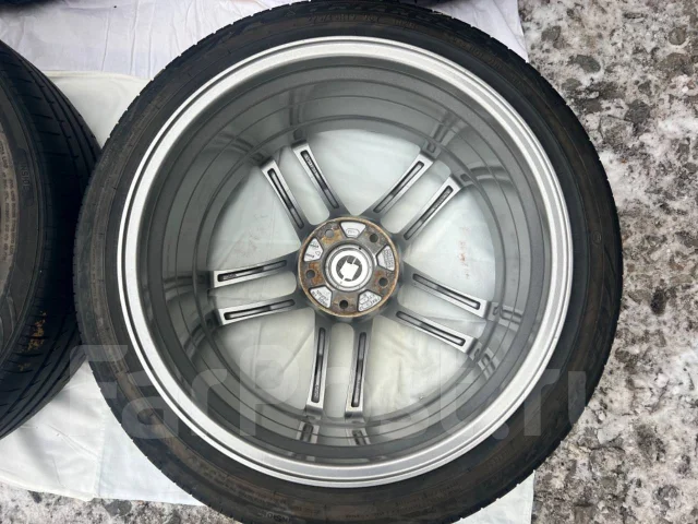 AVS Model T5. 9.0x19", 5x114.3, ET45 ����
