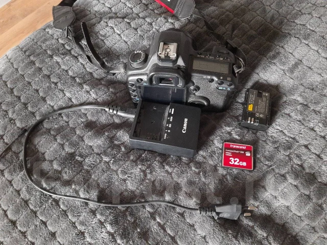 Canon EOS 5D Mark II. 20 � ����� �� ����