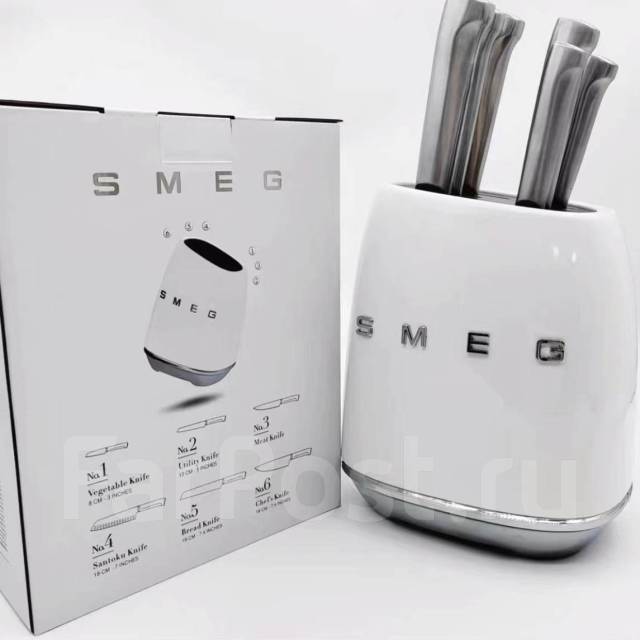 Набор ножей SMEG (Смэг) с подставкой, новый. Цена: 6 500₽ во Владивостоке
