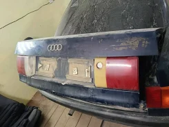 Audi 80 ����