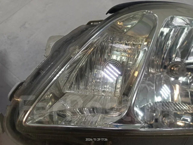 ���� Toyota Premio 811502B800 ����