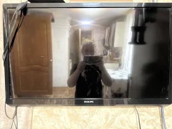 Philips. 83" ����