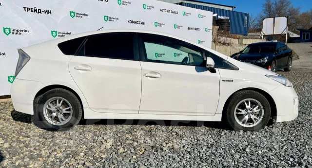 Toyota Prius. ��������, ��������, 1.8 (99��.�.), ������, 250 000����. �� ����