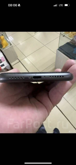 Apple iPhone 11. �/�, 64 ��, ������, 4G LTE ����