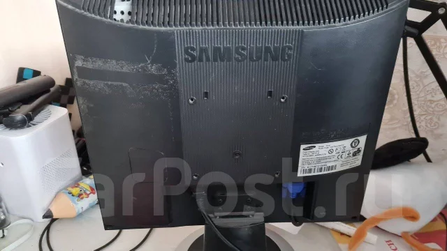 Samsung. 17", ���������� �� (LCD, LED, QLED) ����