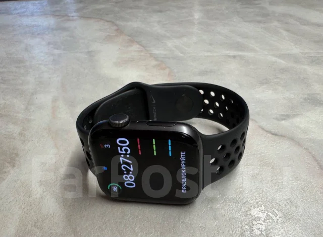 Apple Watch SE Nike ����