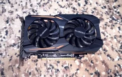 Radeon RX 560 ����