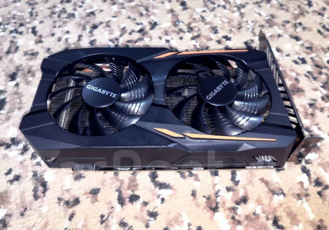 Radeon RX 560 ����