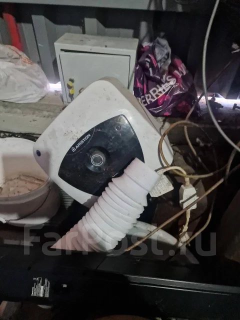 Ariston. 220����. ����