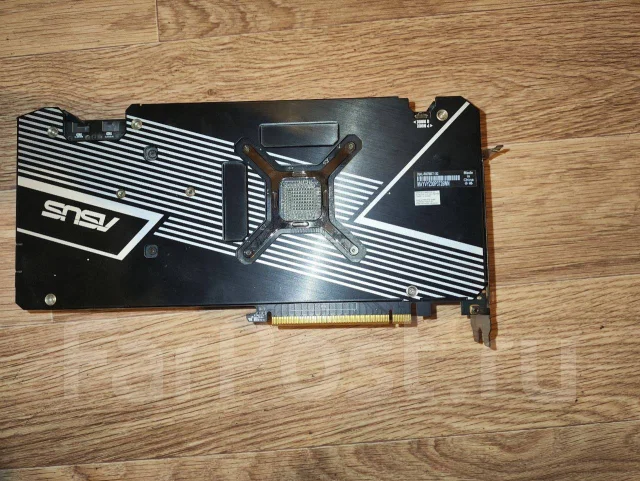 Radeon RX 6700 XT ����