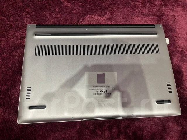 Huawei MateBook D 14. 14", 3����, ��� 8 ��, ���� 256���, WiFi: 1, Bluetooth: 1, ����������� �� 6��. ����