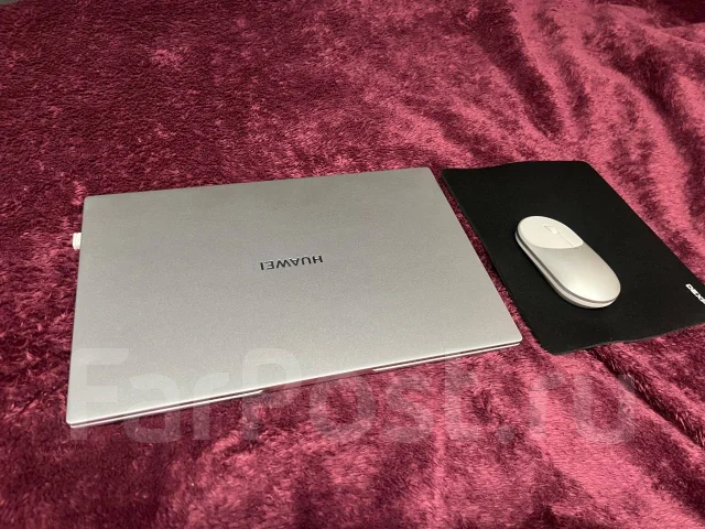 Huawei MateBook D 14. 14", 3����, ��� 8 ��, ���� 256���, WiFi: 1, Bluetooth: 1, ����������� �� 6��. ����