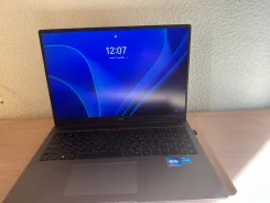 Honor. 16", 2����, ��� 8 ��, ���� 512���, WiFi: 1, Bluetooth: 1, ����������� �� 3��. ����