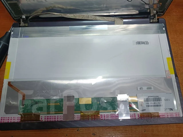 DNS. 17.3", 2,4����, ��� 8 ��, WiFi: 1, Bluetooth: 1 ����