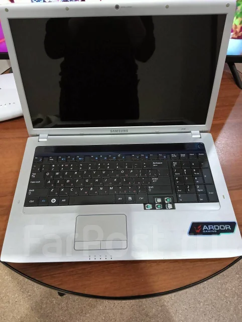 Samsung R730. 2,5����, ��� 4 ��, WiFi: 1 ����